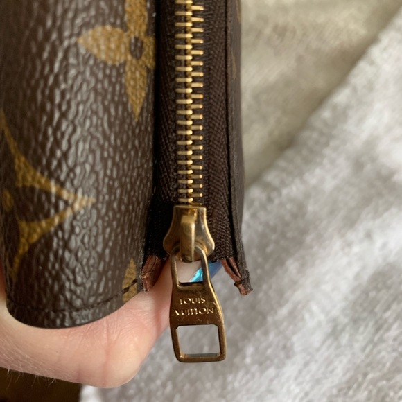 Authentic Louis Vuitton Anais Monogram Wallet - Picture 5 of 8